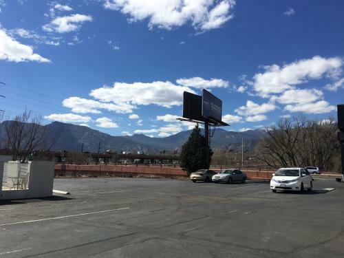 Hotel Howard Johnson Express Inn - Colorado Springs