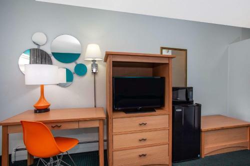 Hotel Howard Johnson Express Inn - Colorado Springs