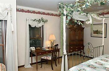 Bed & Breakfast Inn At Aberdeen