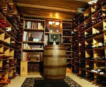 Beechwood Inn - Bed Breakfast And Wine Cellar