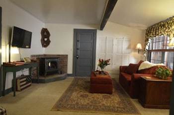 Beechwood Inn - Bed Breakfast And Wine Cellar