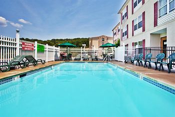 Hotel Country Inn & Suites Rome East
