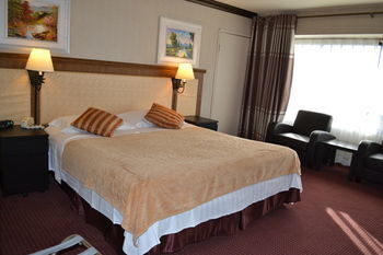 La Crystal Hotel
