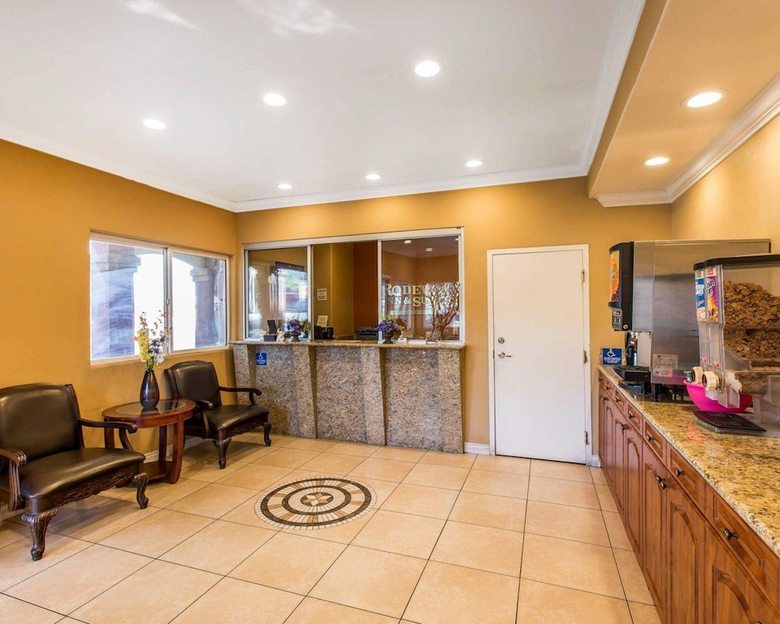 Motel Rodeway Inn & Suites