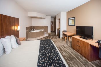 Hostal Northfield Inn, Suites & Conference Center