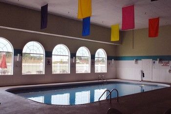 Hostal Northfield Inn, Suites & Conference Center
