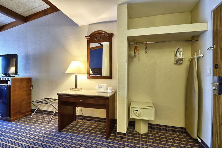 Hotel Howard Johnson Inn - Bangor