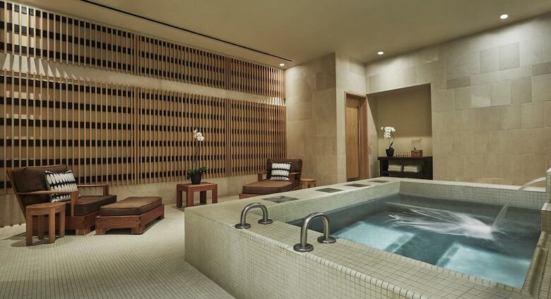 Four Seasons Hotel St Louis