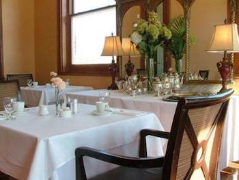 Bed & Breakfast Grand Center Inn