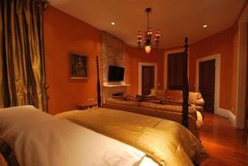 Bed & Breakfast Grand Center Inn