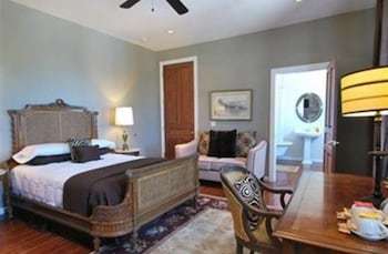 Bed & Breakfast Grand Center Inn