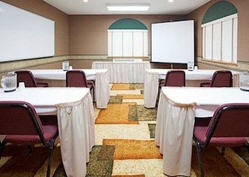 Hotel Quality Inn & Suites