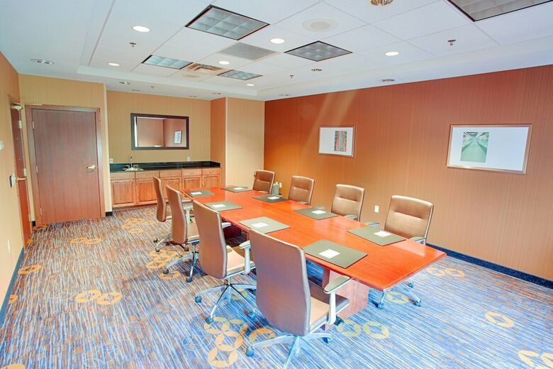 Hotel Courtyard By Marriott Fargo Moorhead, Mn