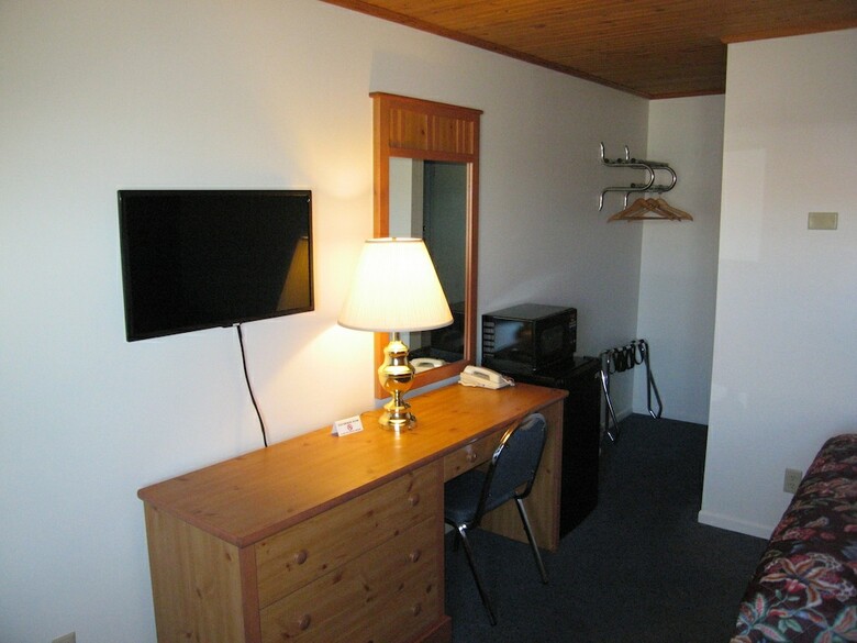 Travelers Lodge Motel Marshall