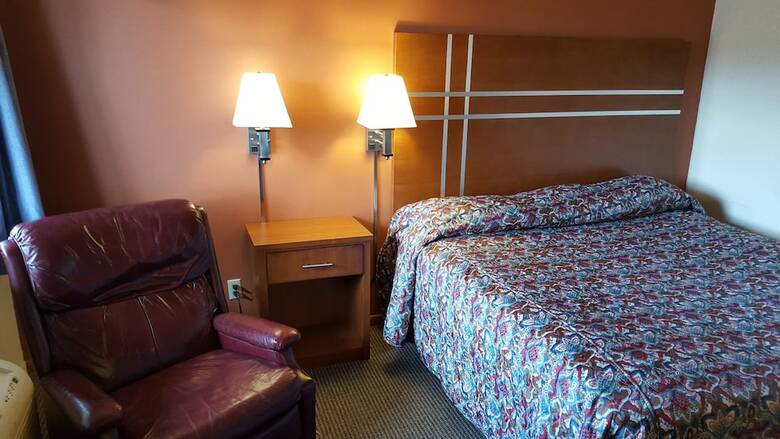Travelers Lodge Motel Marshall