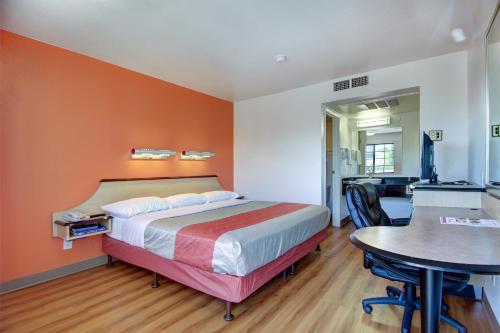 Motel 6 Santa Fe - Cerrillos Road South