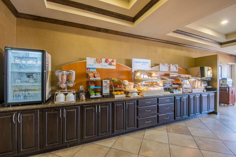 Holiday Inn Express Hotel & Suites Clovis