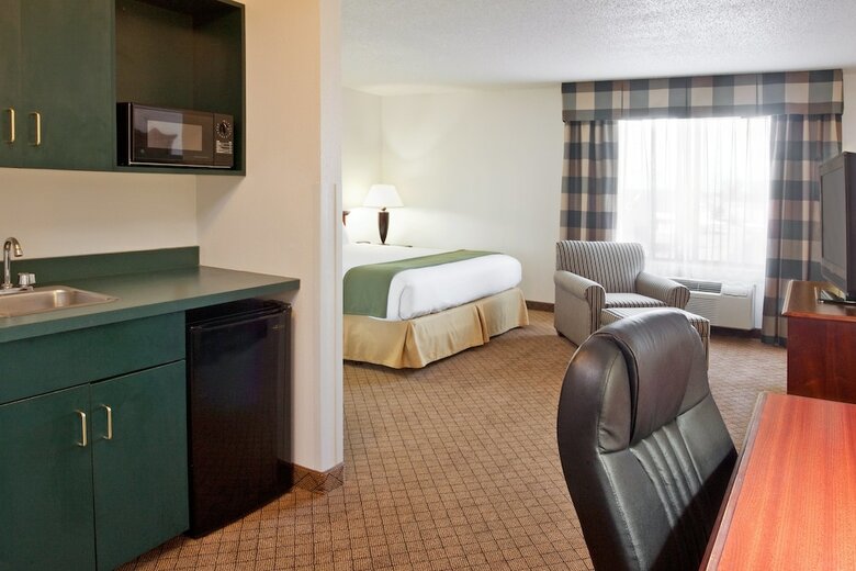 Hotel Holiday Inn Express & Suites Alliance