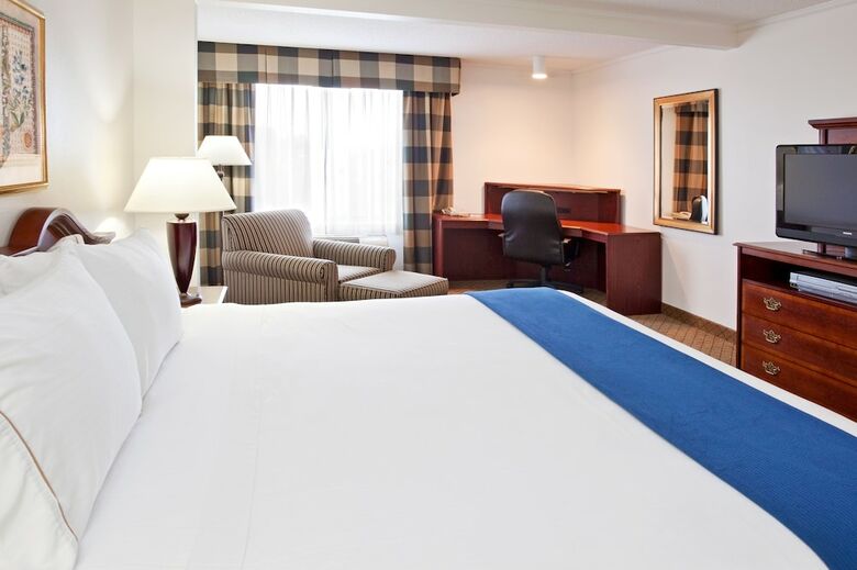 Hotel Holiday Inn Express & Suites Alliance