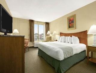 Hotel Ramada Plaza Nags Head Oceanfront