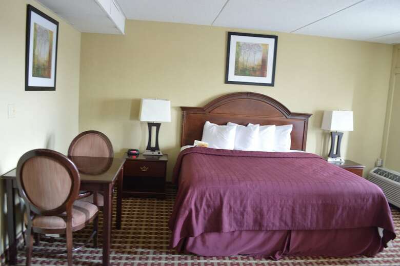 Hotel Quality Inn & Suites