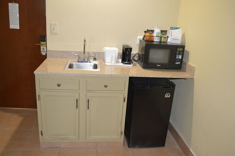 Hotel Quality Inn & Suites