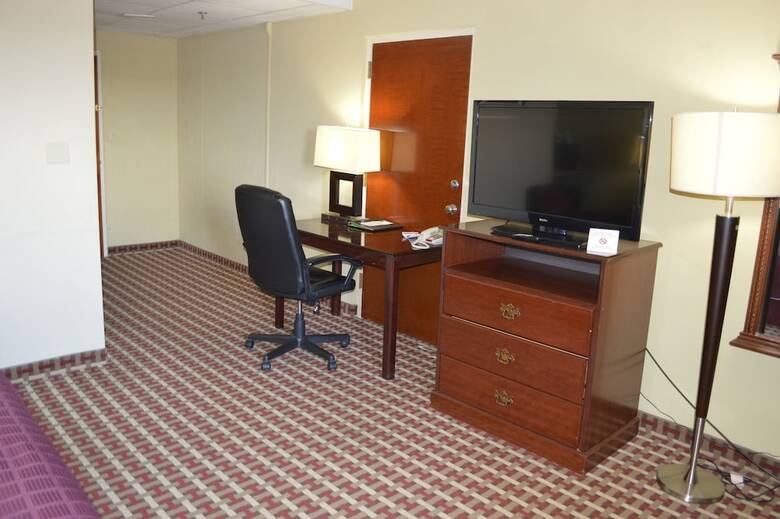 Hotel Quality Inn & Suites