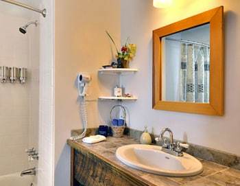 Bent Creek Lodge Bed & Breakfast