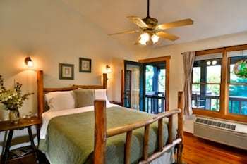 Bent Creek Lodge Bed & Breakfast