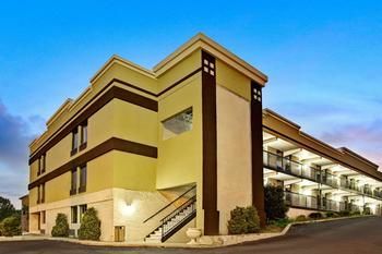Motel Super 8 Raleigh Downtown South