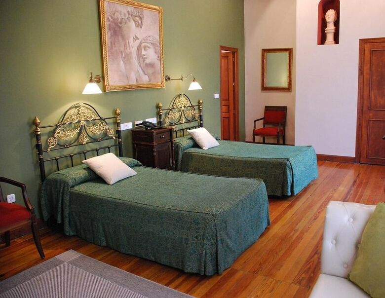 Hotel Alvar Fa�ez