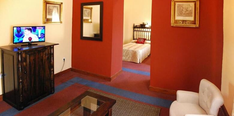 Hotel Alvar Fa�ez