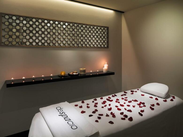 Hotel H10 White Suites - S�lo Adultos