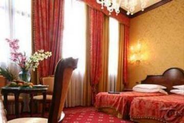 Hotel NH Venezia Santa Lucia