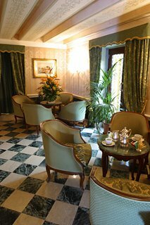 Hotel NH Venezia Santa Lucia