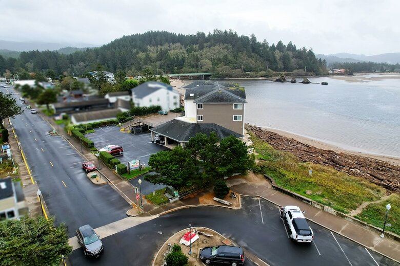 Hotel Siletz Bay Lodge