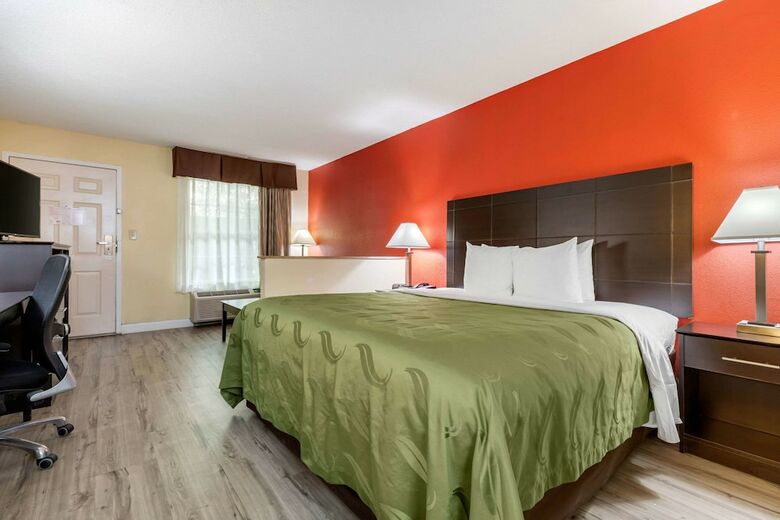 Motel Quality Inn & Suites