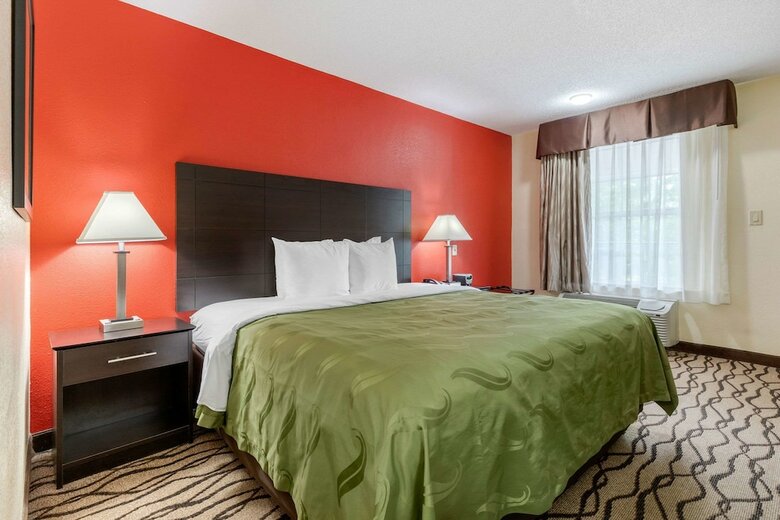 Motel Quality Inn & Suites