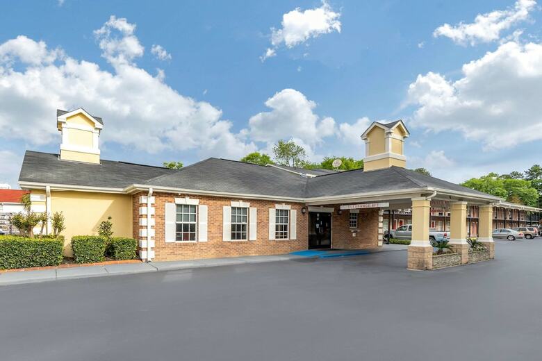 Motel Quality Inn & Suites