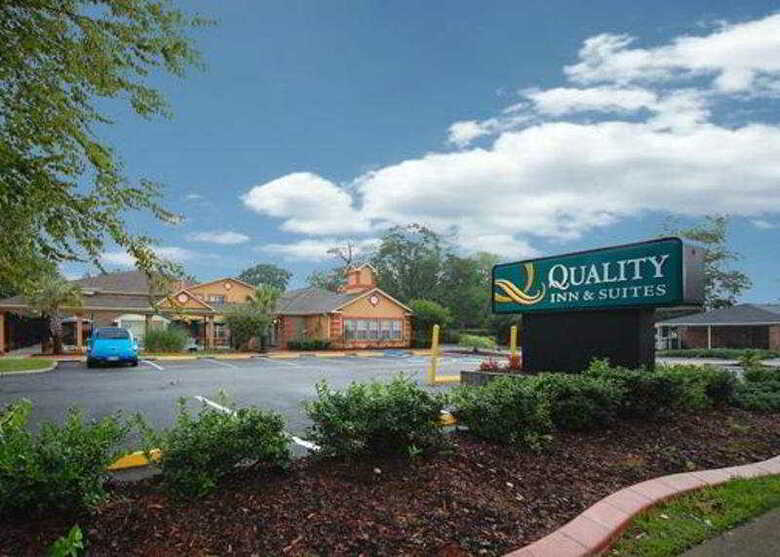 Motel Quality Inn & Suites