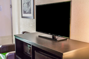 Hotel Quality Inn And Suites