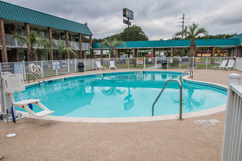 Hotel Quality Inn And Suites
