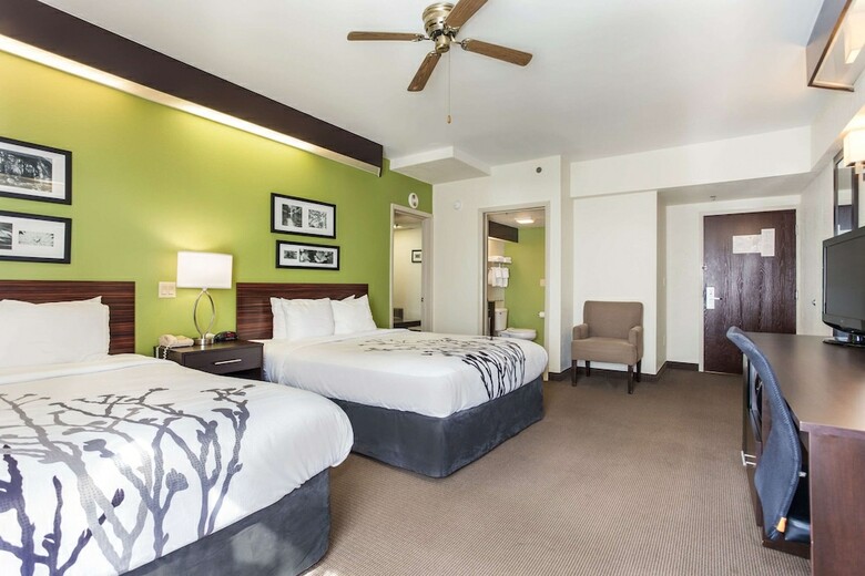 Hotel Sleep Inn At Harbour View