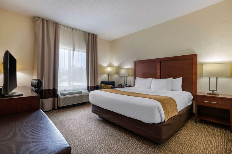 Hotel Comfort Inn & Suites