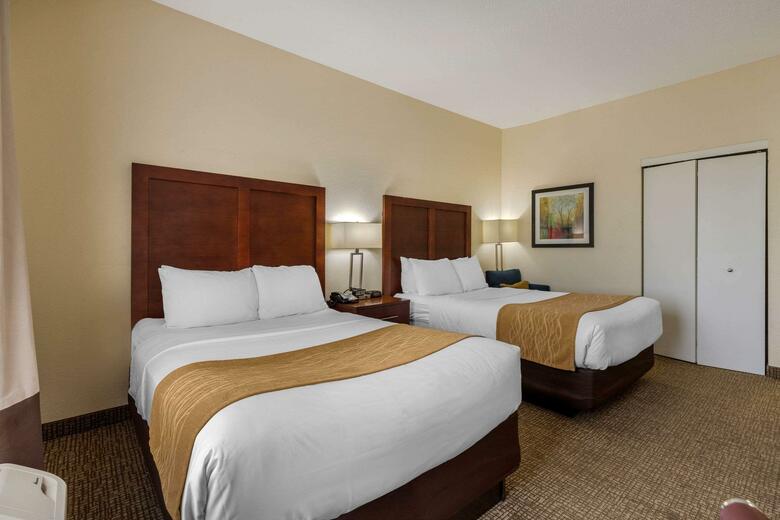 Hotel Comfort Inn & Suites