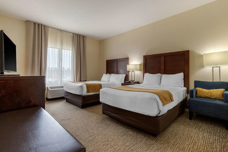 Hotel Comfort Inn & Suites