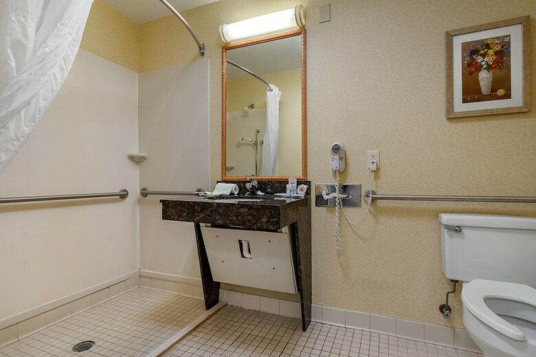 Hotel Comfort Inn & Suites