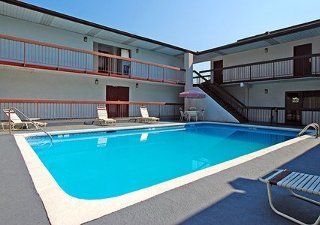 Motel Econo Lodge Inn & Suites