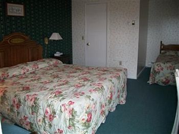 Hostal Swiss Inn & Restaurant