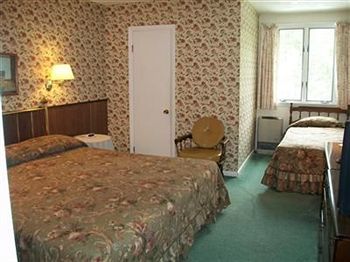 Hostal Swiss Inn & Restaurant